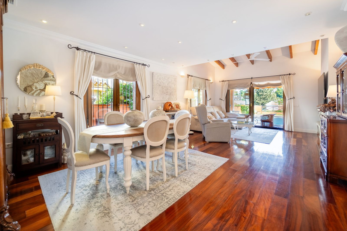 4 Bed Townhouse for sale in Mijas Costa Costa Del Sol, Málaga, Spain