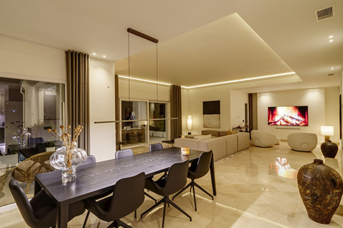 6 Bed Townhouse for sale in Nueva Andalucía Costa Del Sol, Málaga, Spain
