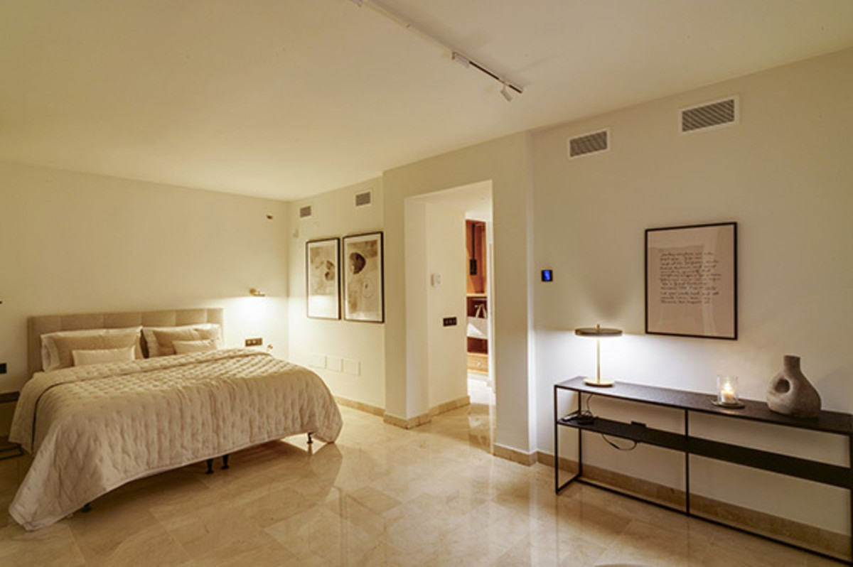 6 Bed Townhouse for sale in Nueva Andalucía Costa Del Sol, Málaga, Spain