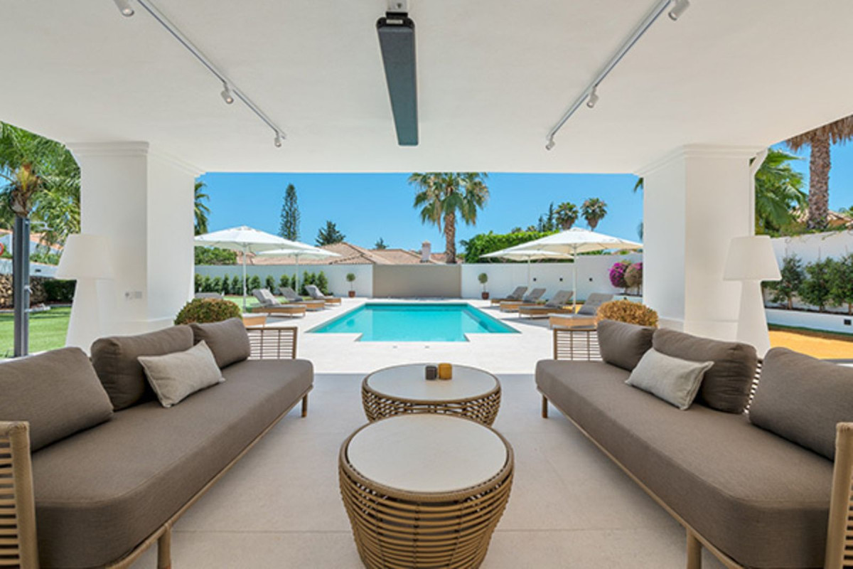 6 Bed Townhouse for sale in Nueva Andalucía Costa Del Sol, Málaga, Spain