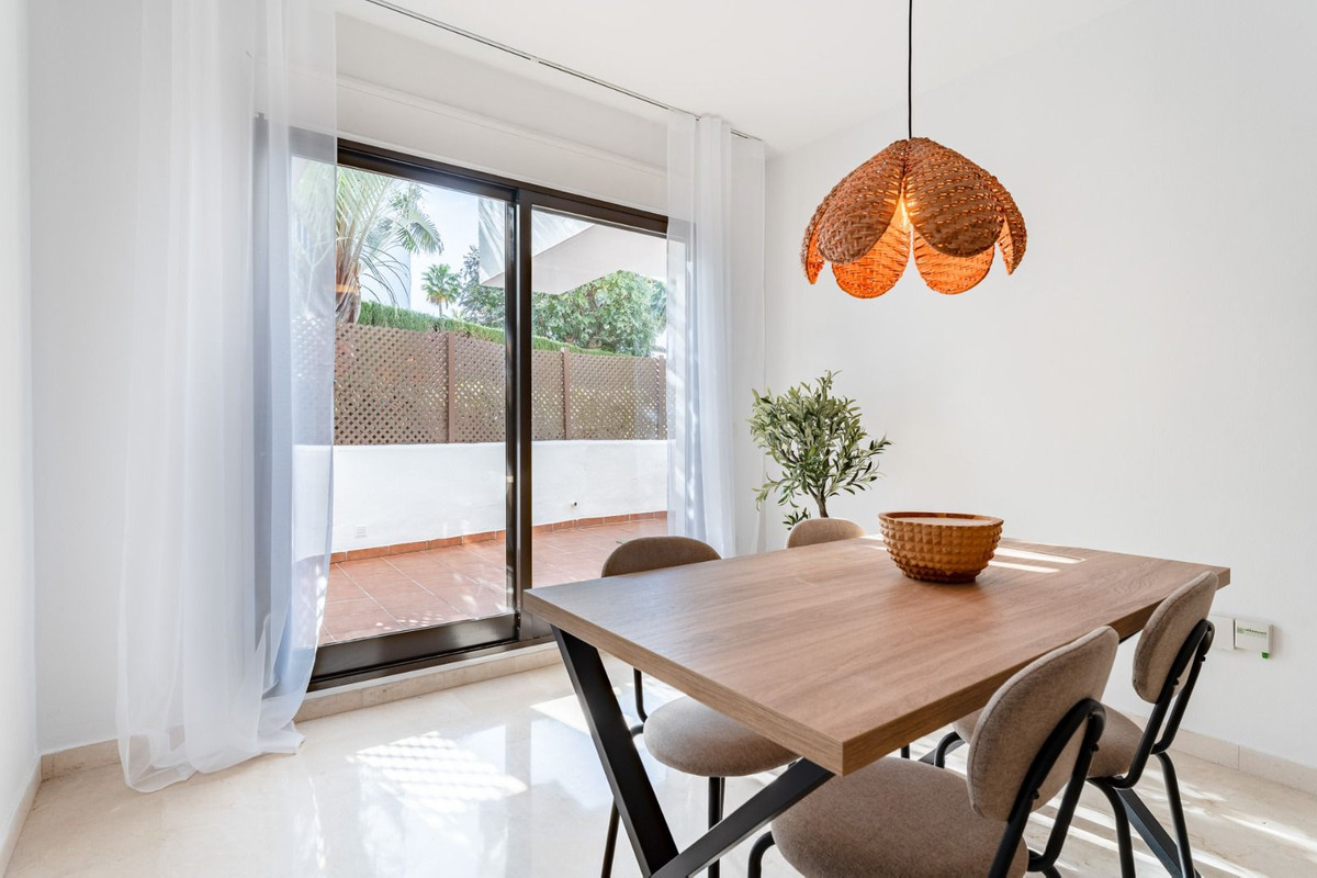 Se vende Apartamento Planta Baja de 3 dormitorios en Costa Del Sol, Málaga, España