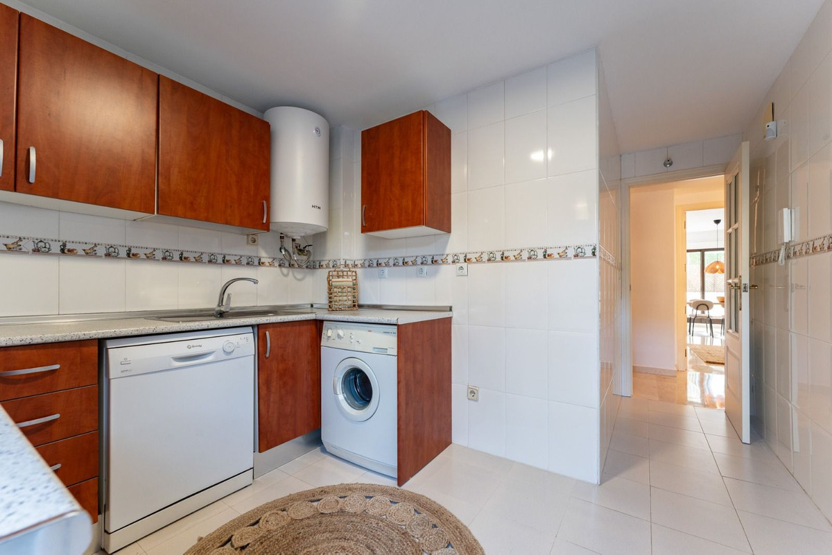 Se vende Apartamento Planta Baja de 3 dormitorios en Costa Del Sol, Málaga, España