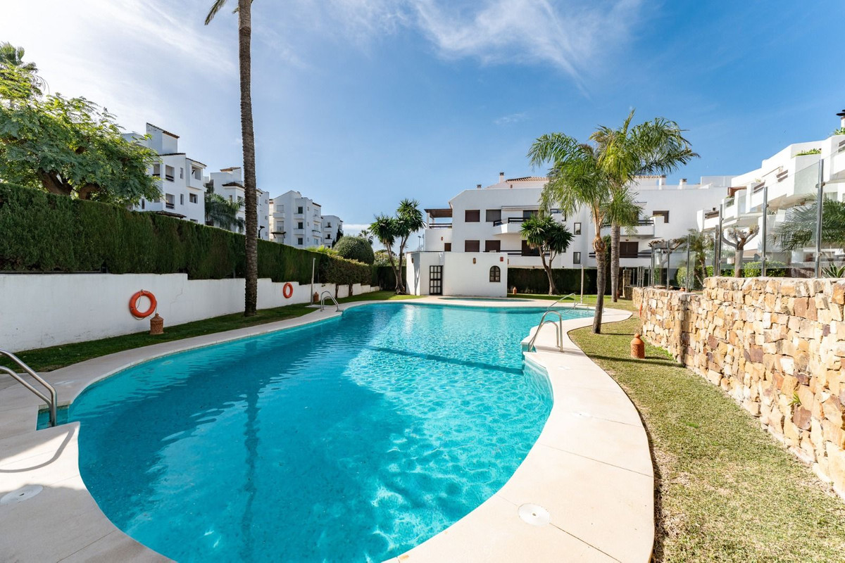 Se vende Apartamento Planta Baja de 3 dormitorios en Costa Del Sol, Málaga, España