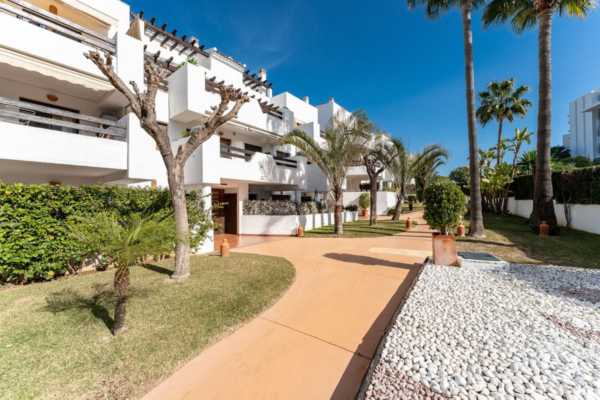 Se vende Apartamento Planta Baja de 3 dormitorios en Costa Del Sol, Málaga, España