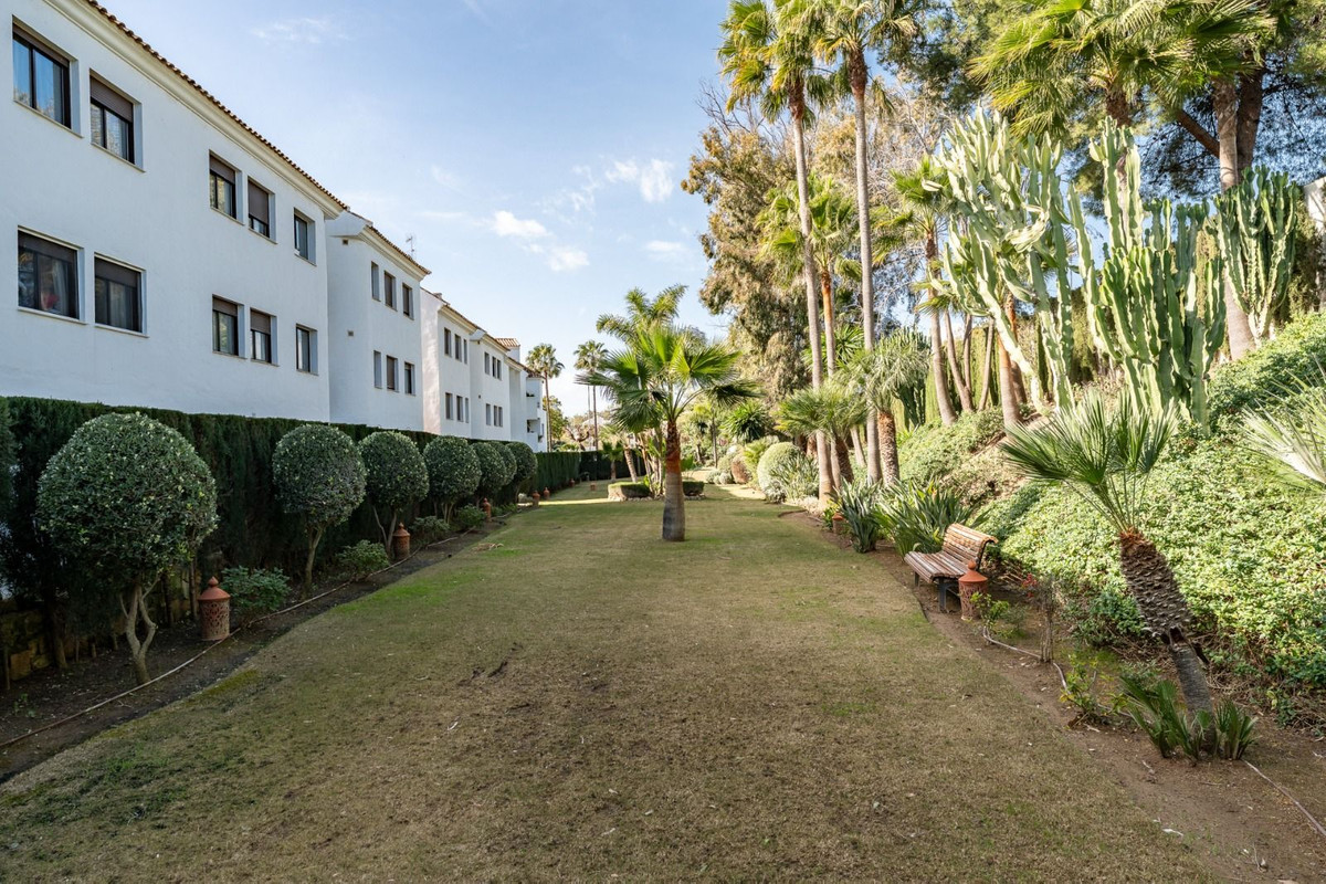 Se vende Apartamento Planta Baja de 3 dormitorios en Costa Del Sol, Málaga, España