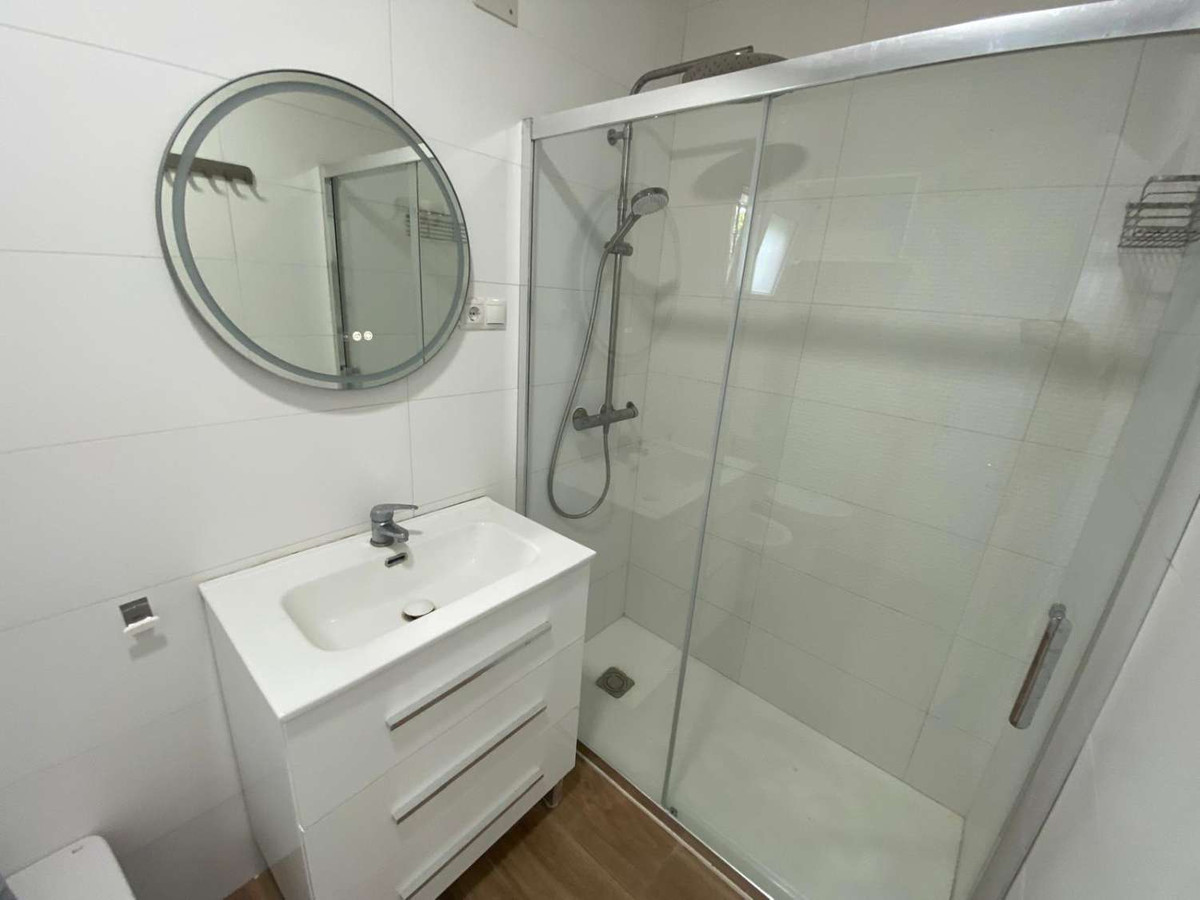 Se vende Villa - Chalet de 2 dormitorios en Costa Del Sol, Málaga, España