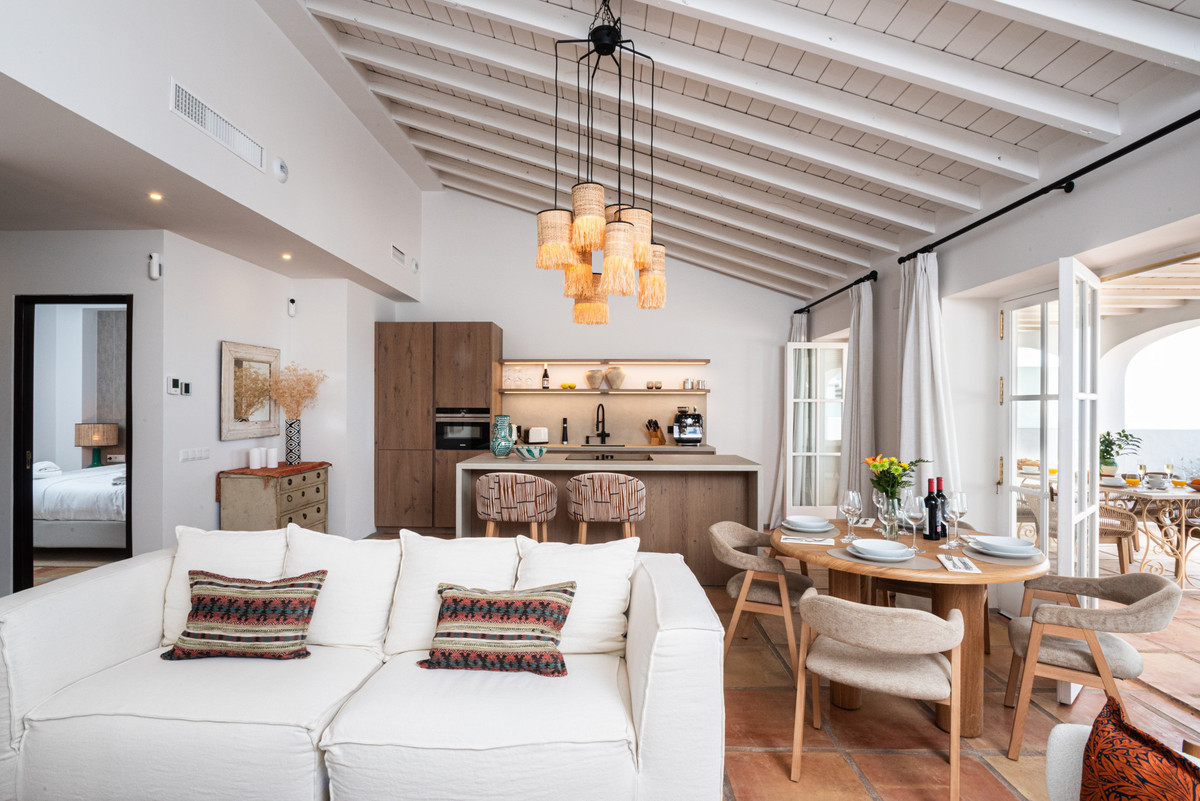 Se vende Hotel de 35 dormitorios en Costa Del Sol, Málaga, España