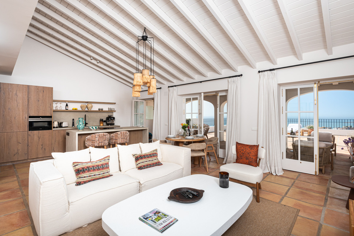 Se vende Hotel de 35 dormitorios en Costa Del Sol, Málaga, España
