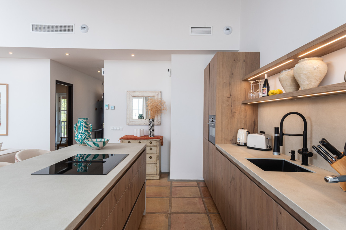 Se vende Hotel de 35 dormitorios en Costa Del Sol, Málaga, España