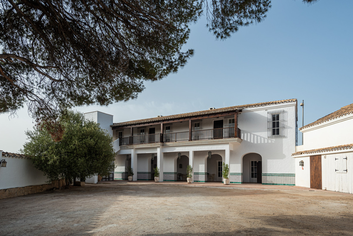 Se vende Hotel de 35 dormitorios en Costa Del Sol, Málaga, España