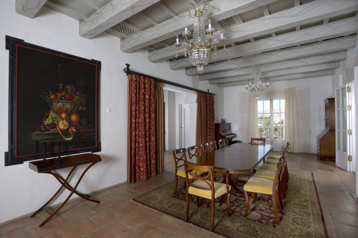 Se vende Hotel de 35 dormitorios en Costa Del Sol, Málaga, España