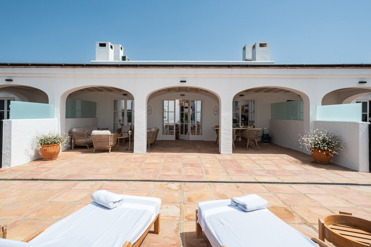 Se vende Hotel de 35 dormitorios en Costa Del Sol, Málaga, España