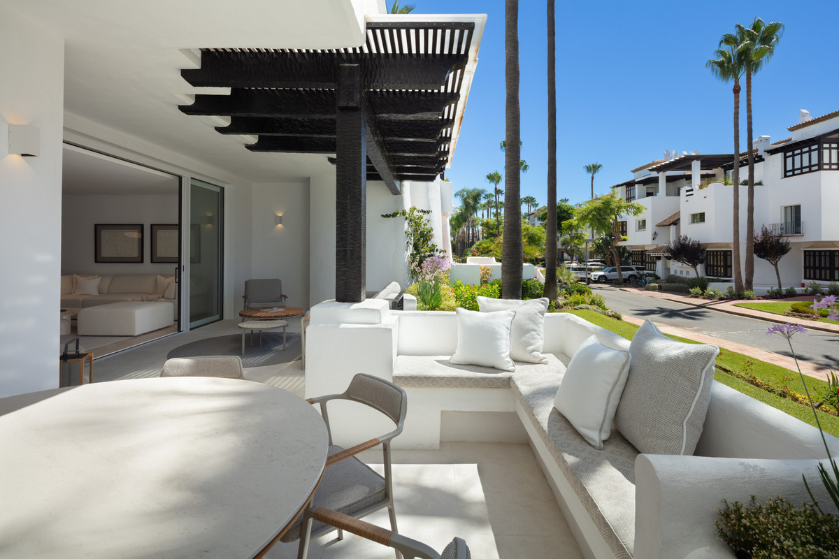 Se vende Apartamento Planta Baja de 3 dormitorios en Costa Del Sol, Málaga, España