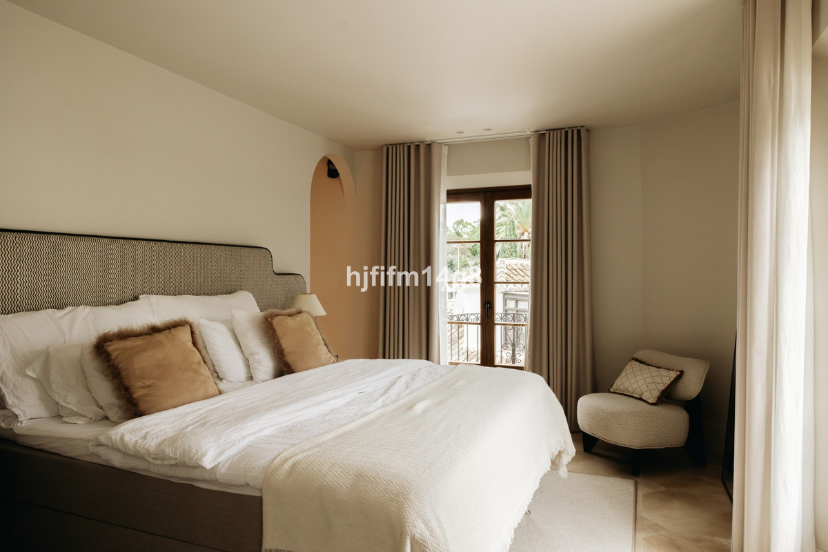 3 Bed Townhouse for sale in The Golden Mile Costa Del Sol, Málaga, Spain