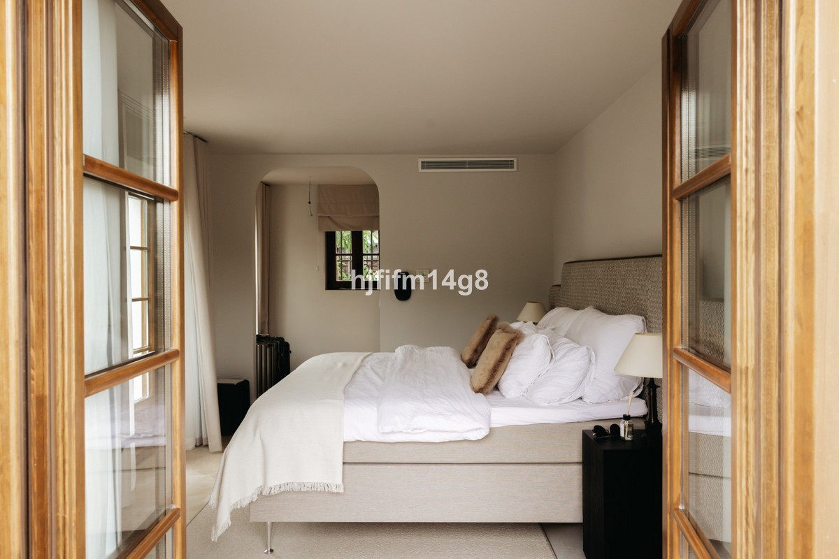 3 Bed Townhouse for sale in The Golden Mile Costa Del Sol, Málaga, Spain