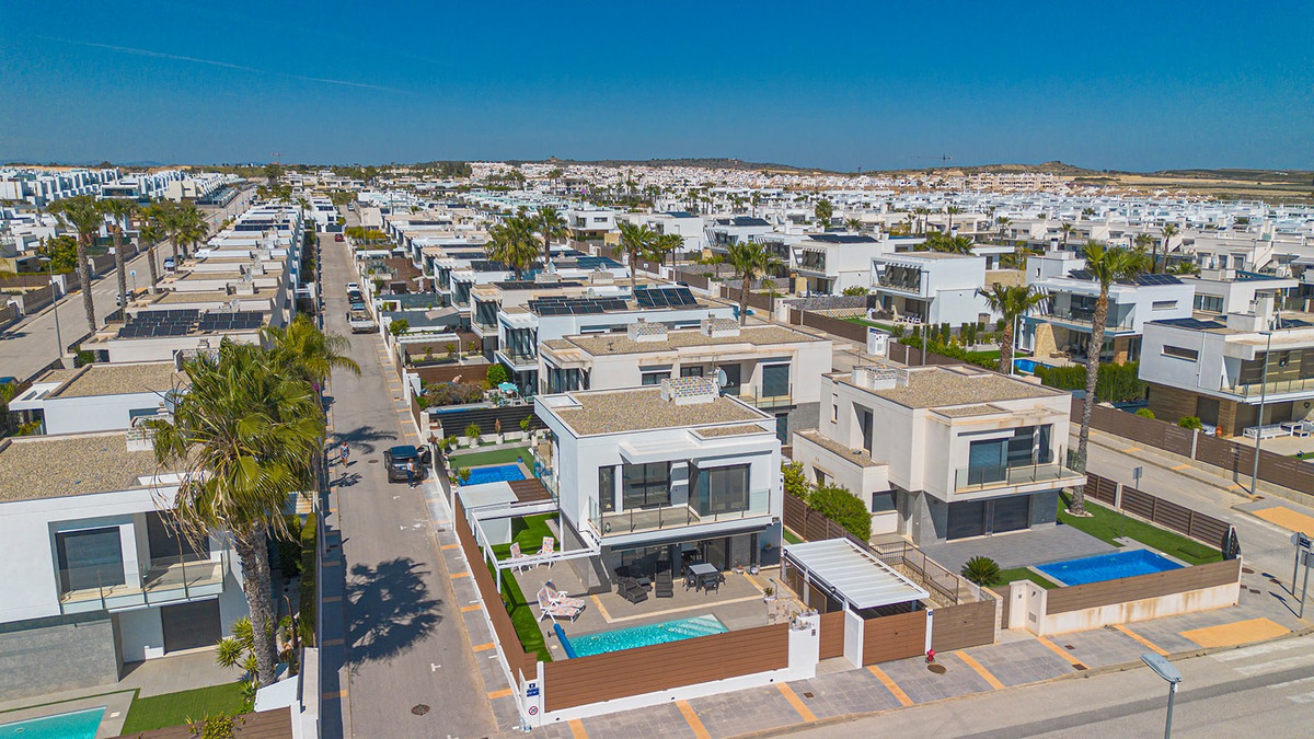 Se vende Villa - Chalet de 3 dormitorios en Costa Blanca, Alicante, España