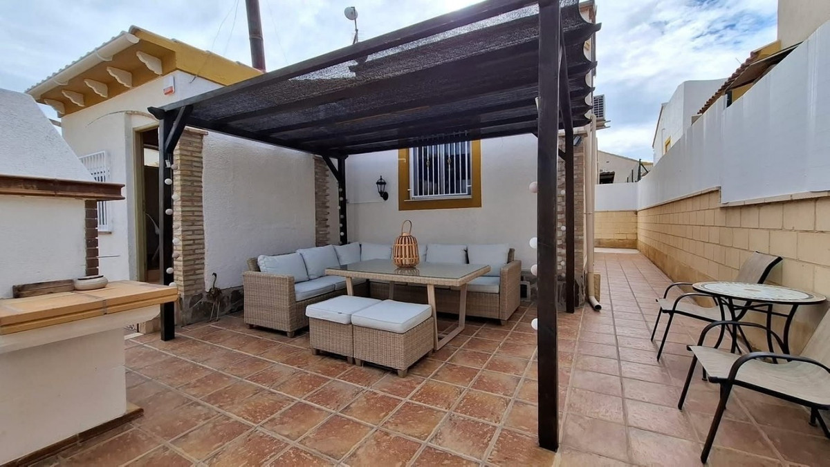 Se vende Villa - Chalet de 3 dormitorios en Costa Blanca, Alicante, España