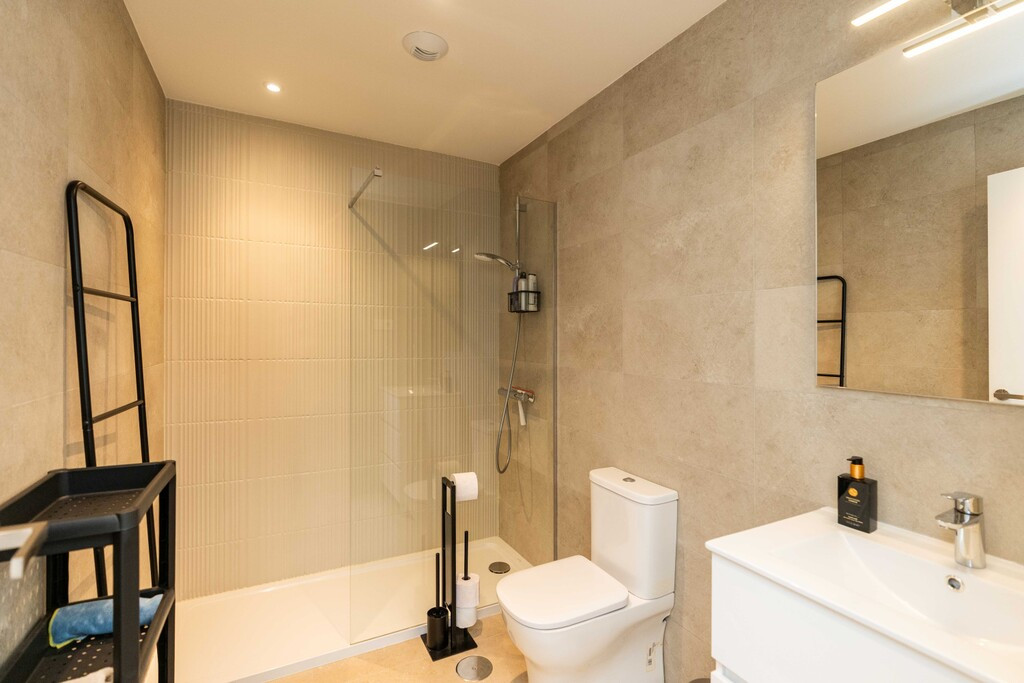 Se vende Apartamento Planta Media de 2 dormitorios en Costa Del Sol, Málaga, España
