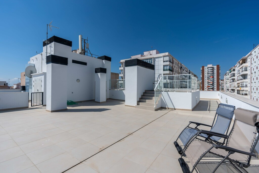 Se vende Apartamento Planta Media de 2 dormitorios en Costa Del Sol, Málaga, España