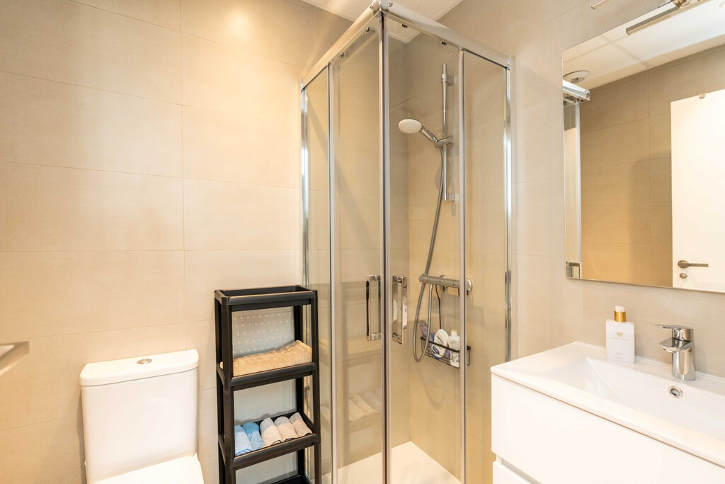 Se vende Apartamento Planta Media de 2 dormitorios en Costa Del Sol, Málaga, España