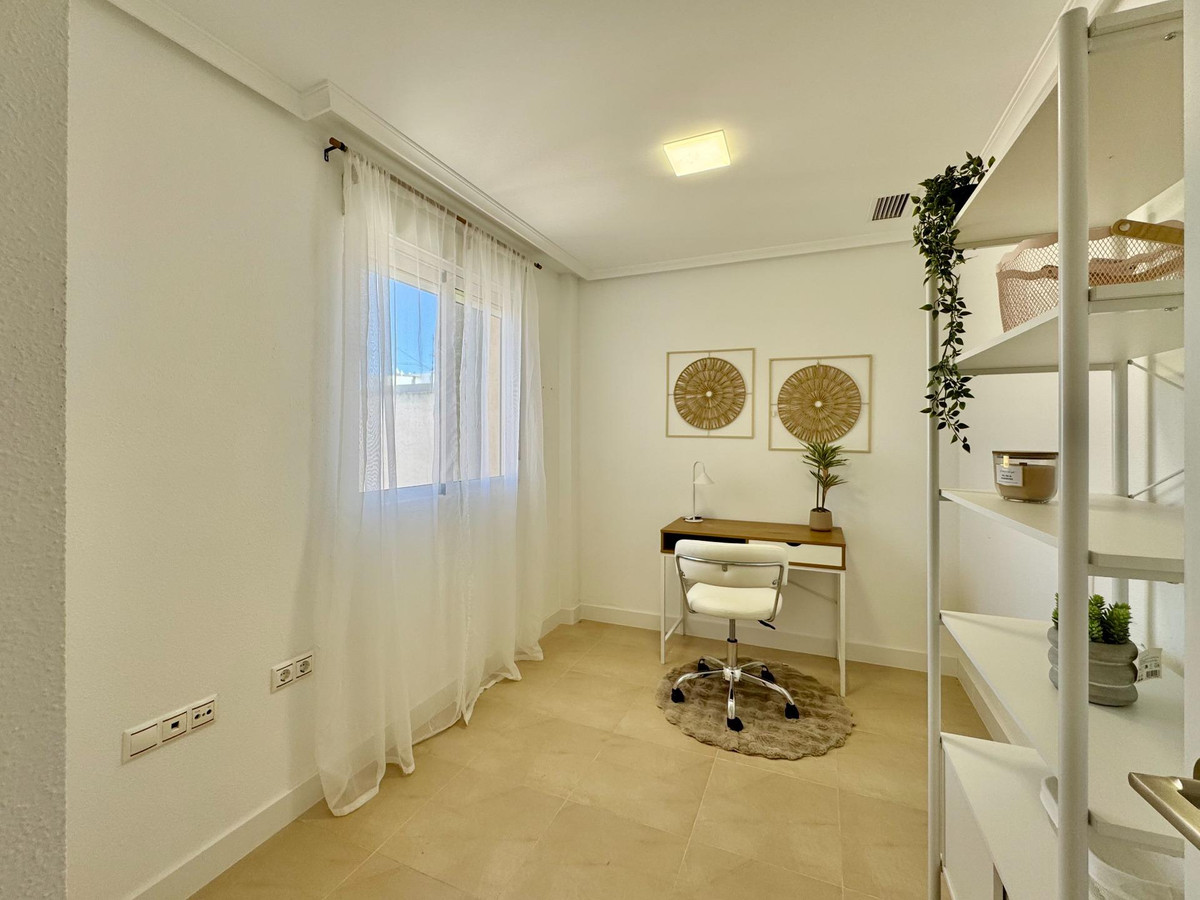3 Bed Apartment for sale in Parque De Las Naciones Costa Blanca, Alicante, Spain