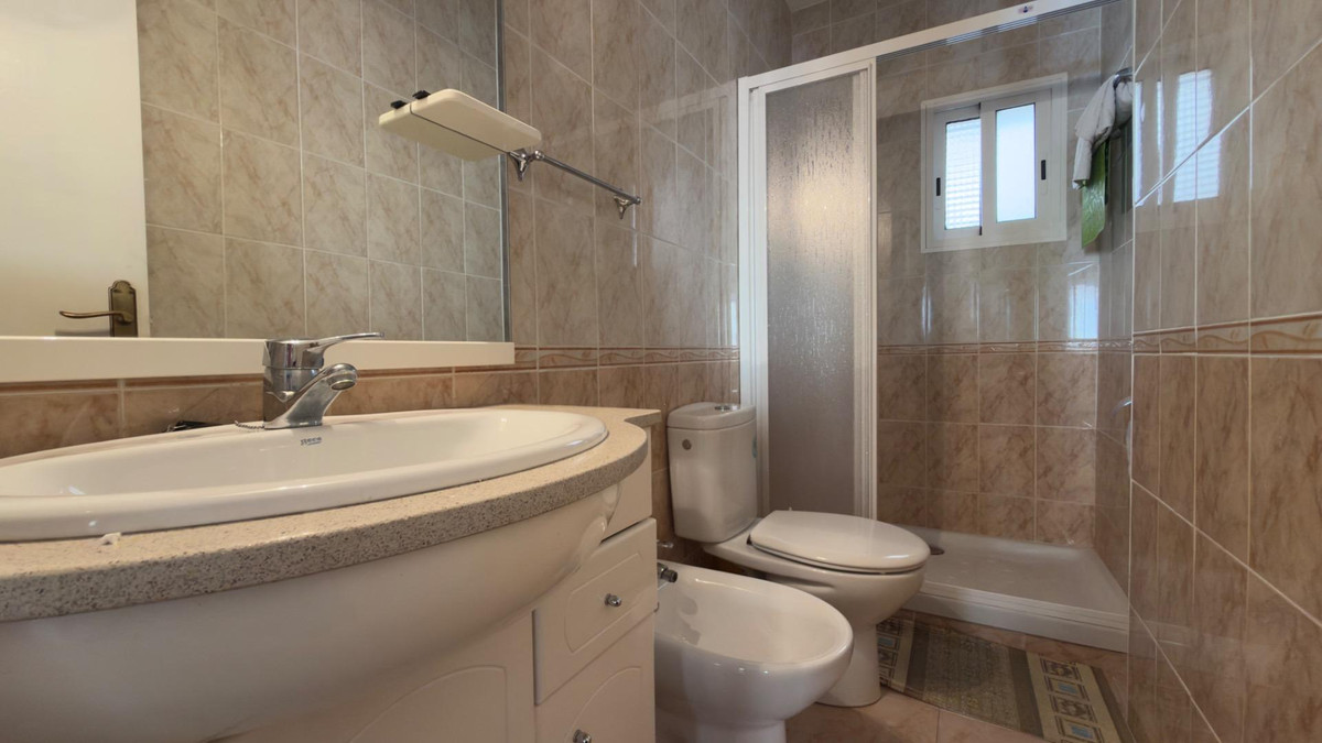 Se vende Apartamento Planta Media de 2 dormitorios en Costa Blanca, Alicante, España
