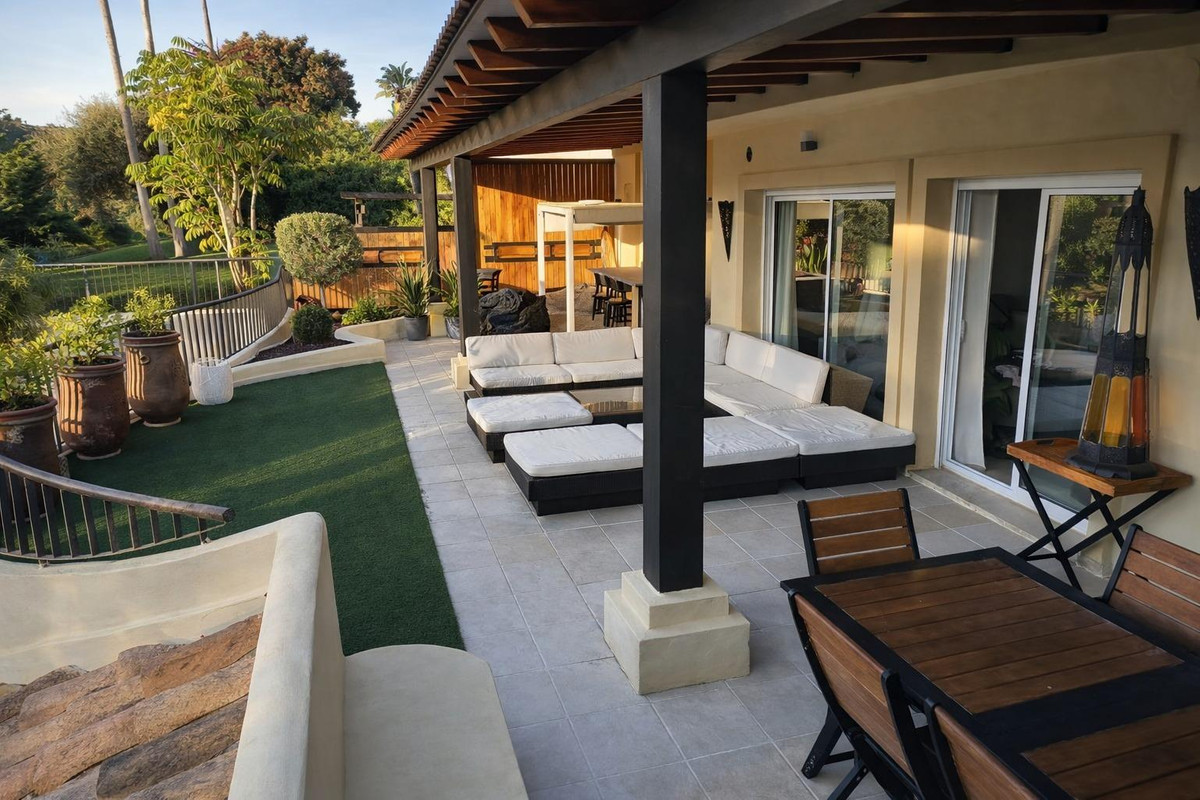 3 Bed Apartment for sale in San Roque Club Costa Del Sol, Cádiz, Spain