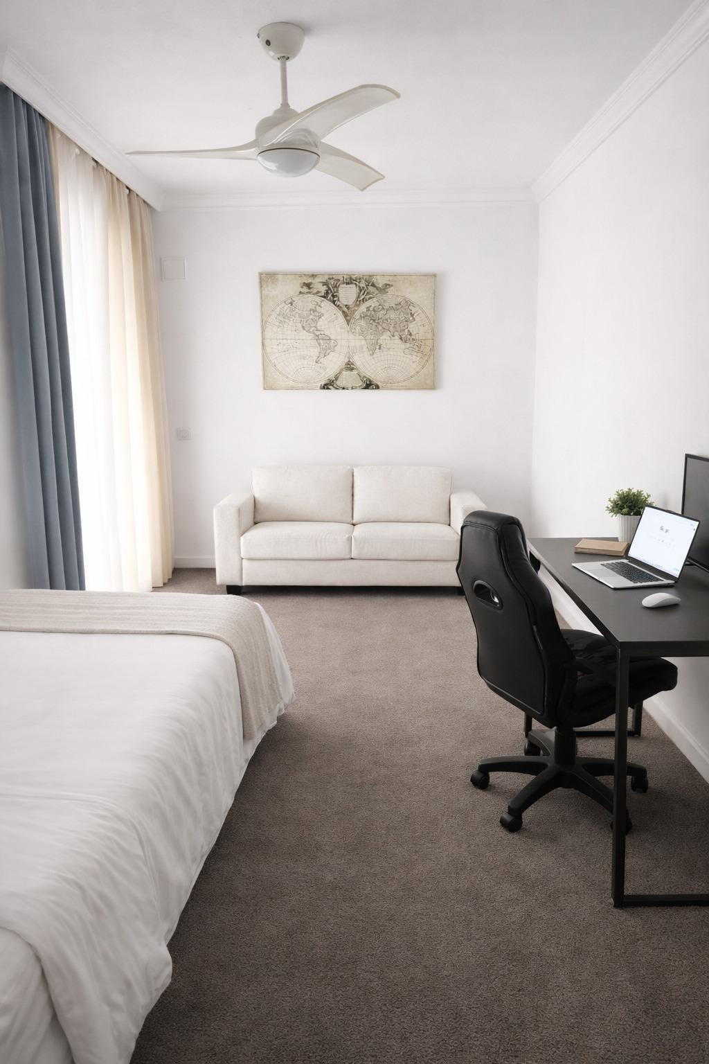 Se vende Apartamento Planta Media de 3 dormitorios en Costa Del Sol, Cadiz, España