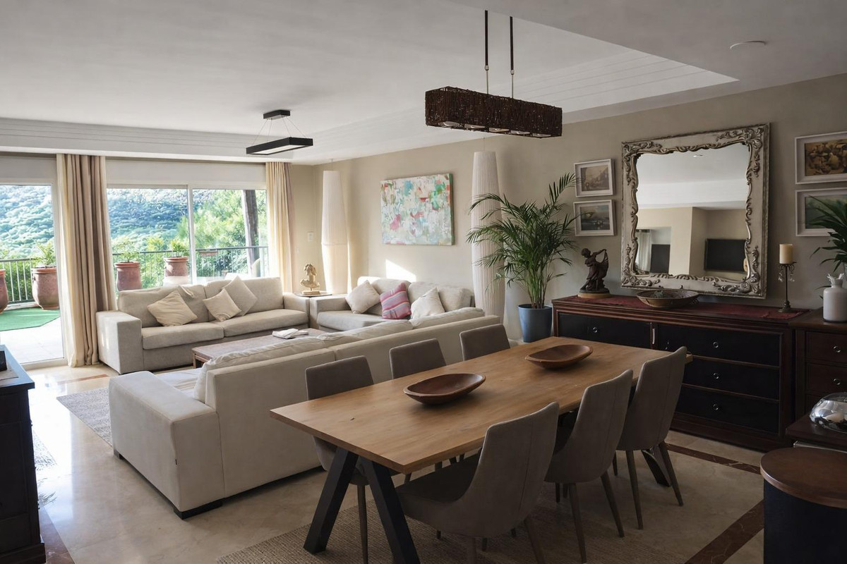 Se vende Apartamento Planta Media de 3 dormitorios en Costa Del Sol, Cadiz, España