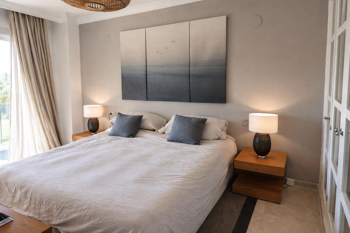 Se vende Apartamento Planta Media de 3 dormitorios en Costa Del Sol, Cadiz, España