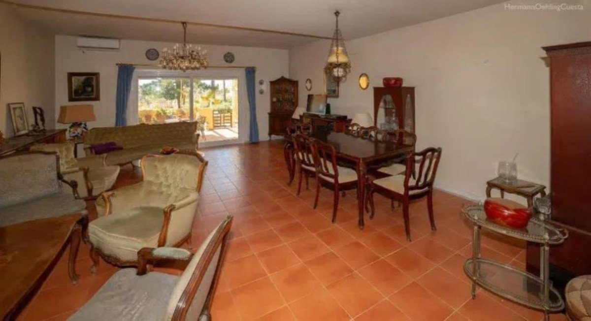 4 Bed Townhouse for sale in Estepona Costa Del Sol, Málaga, Spain