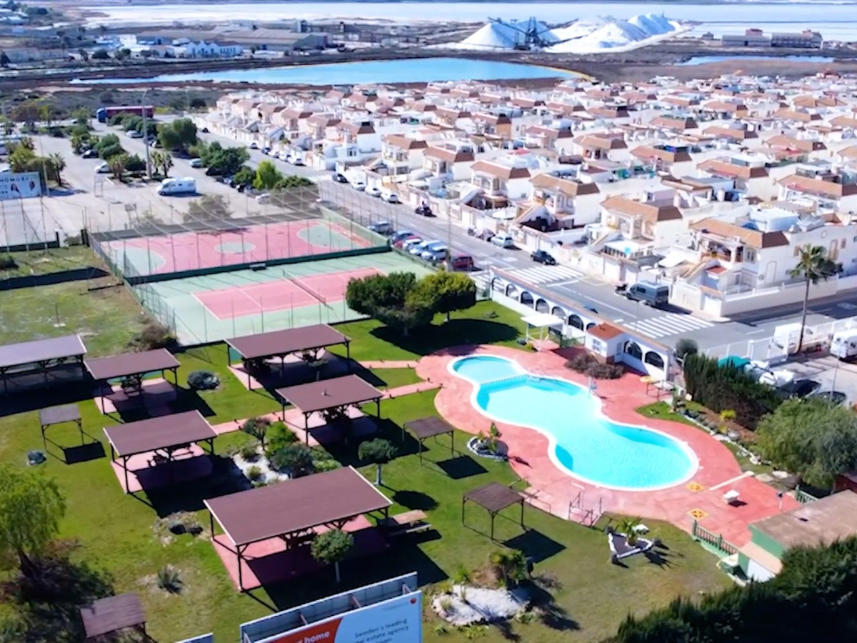Se vende Villa - Chalet de 2 dormitorios en Costa Blanca, Alicante, España
