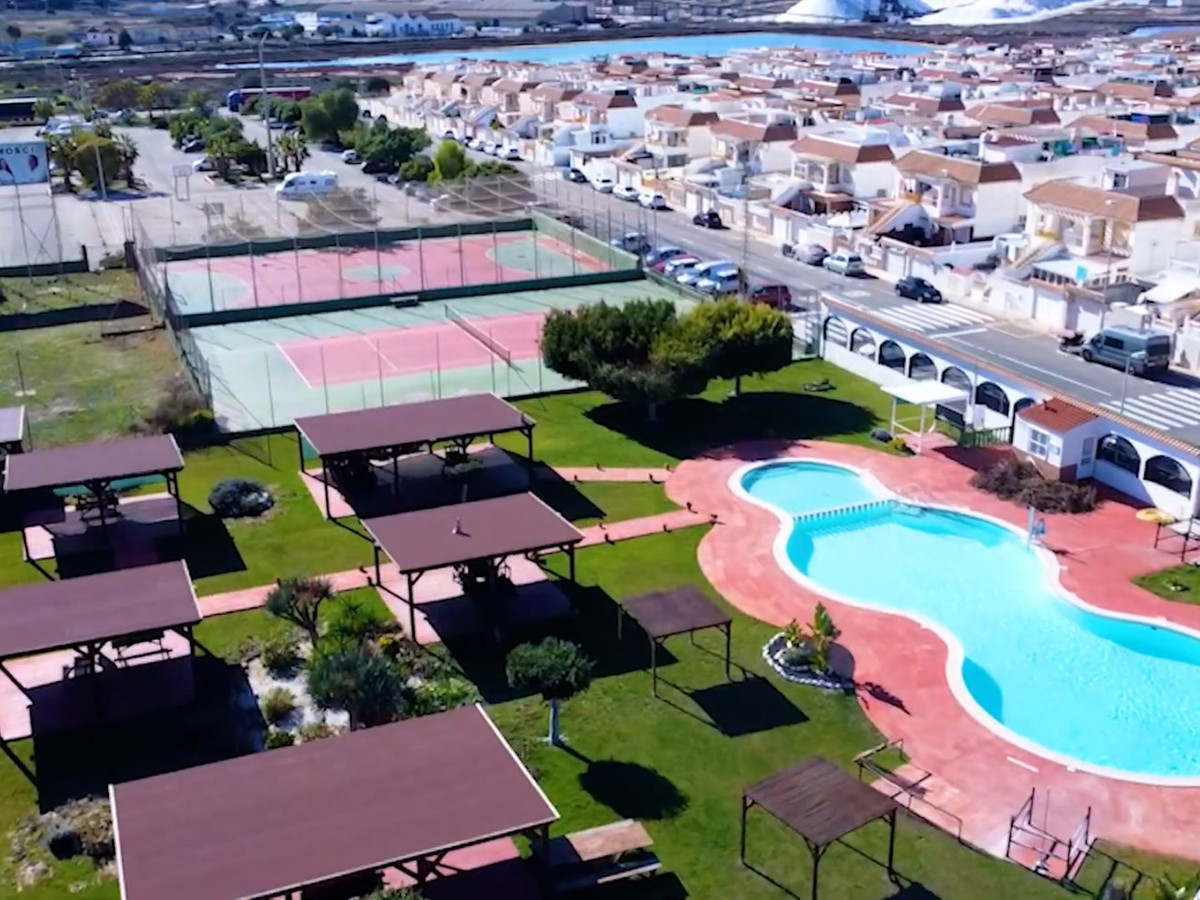 Se vende Villa - Chalet de 2 dormitorios en Costa Blanca, Alicante, España