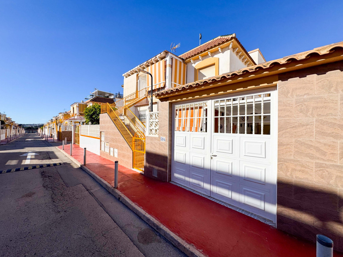 Se vende Villa - Chalet de 2 dormitorios en Costa Blanca, Alicante, España