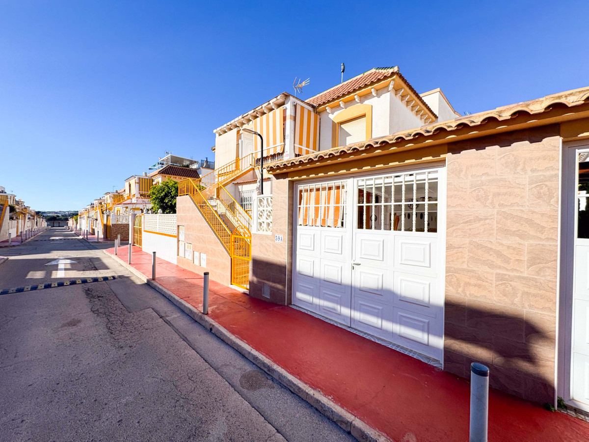Se vende Villa - Chalet de 2 dormitorios en Costa Blanca, Alicante, España