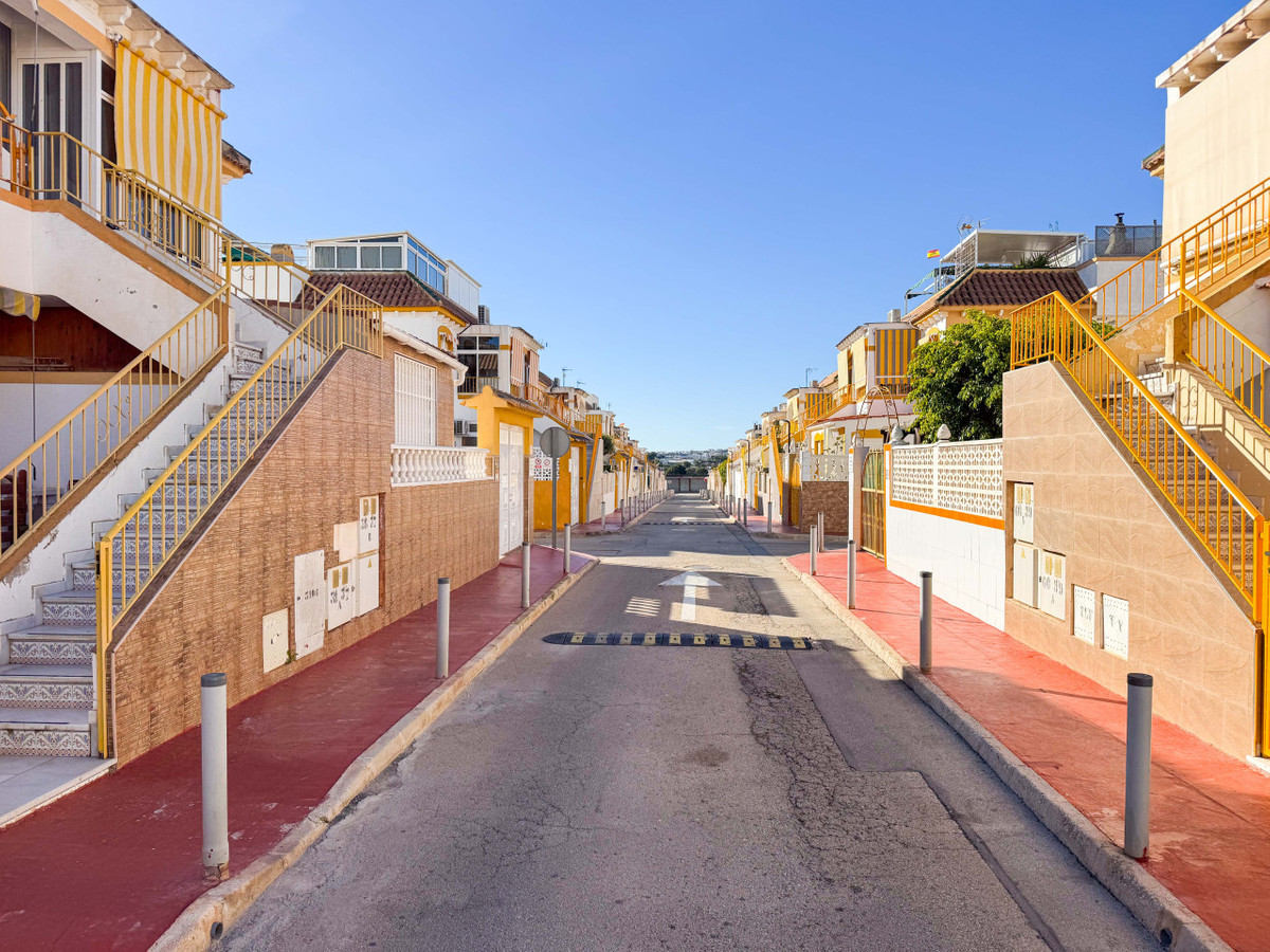 Se vende Villa - Chalet de 2 dormitorios en Costa Blanca, Alicante, España