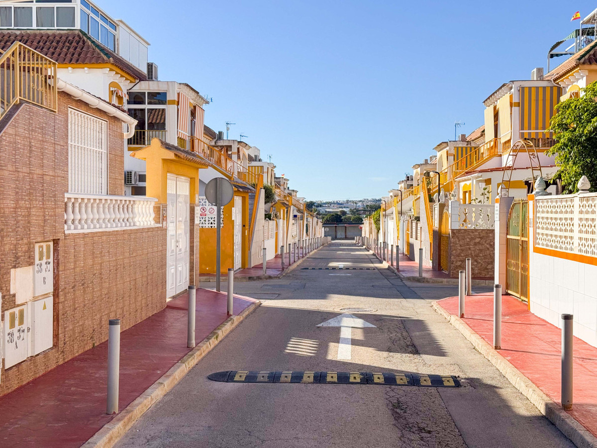 Se vende Villa - Chalet de 2 dormitorios en Costa Blanca, Alicante, España