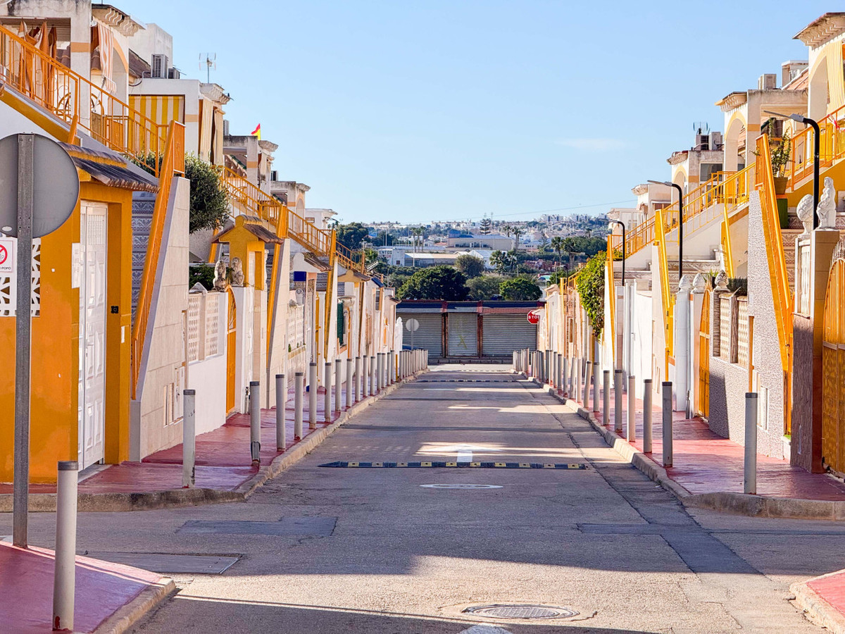 Se vende Villa - Chalet de 2 dormitorios en Costa Blanca, Alicante, España