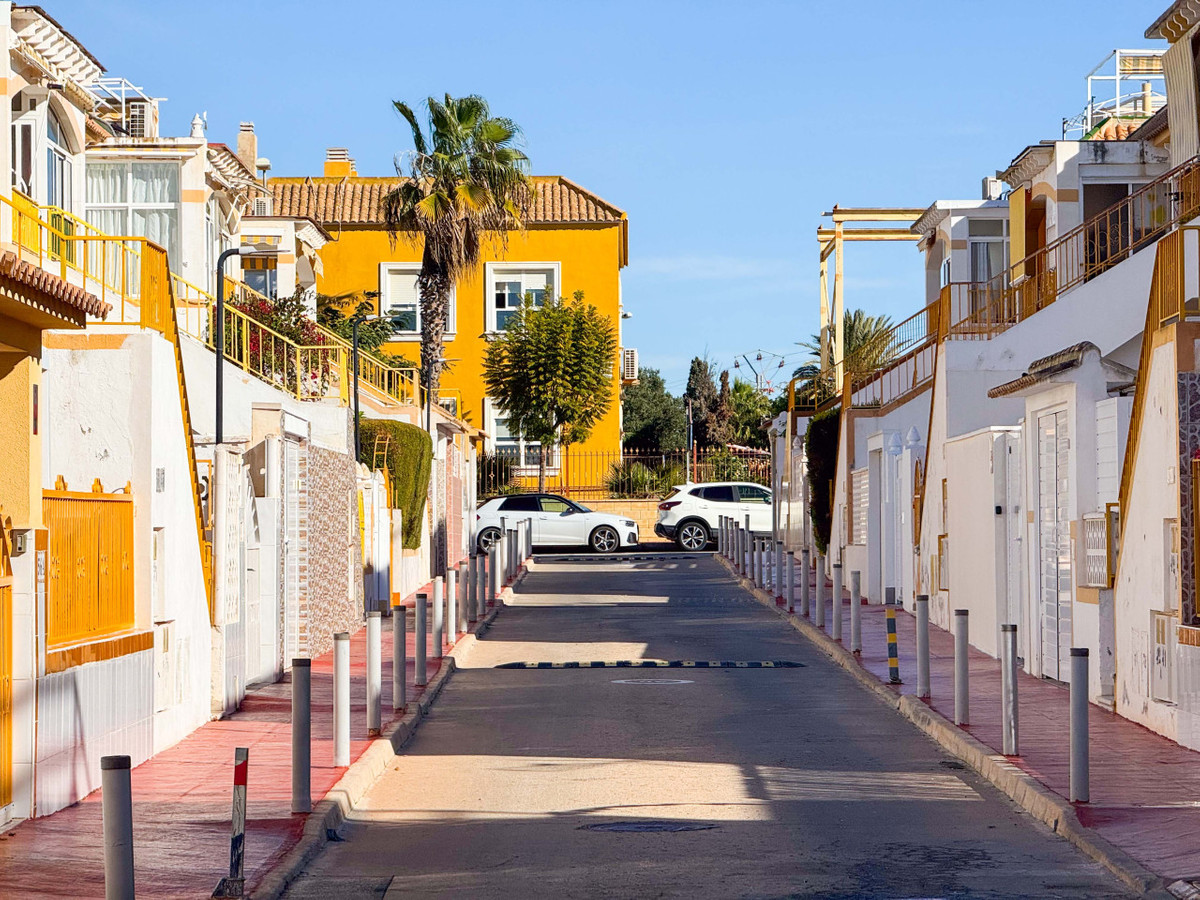 Se vende Villa - Chalet de 2 dormitorios en Costa Blanca, Alicante, España