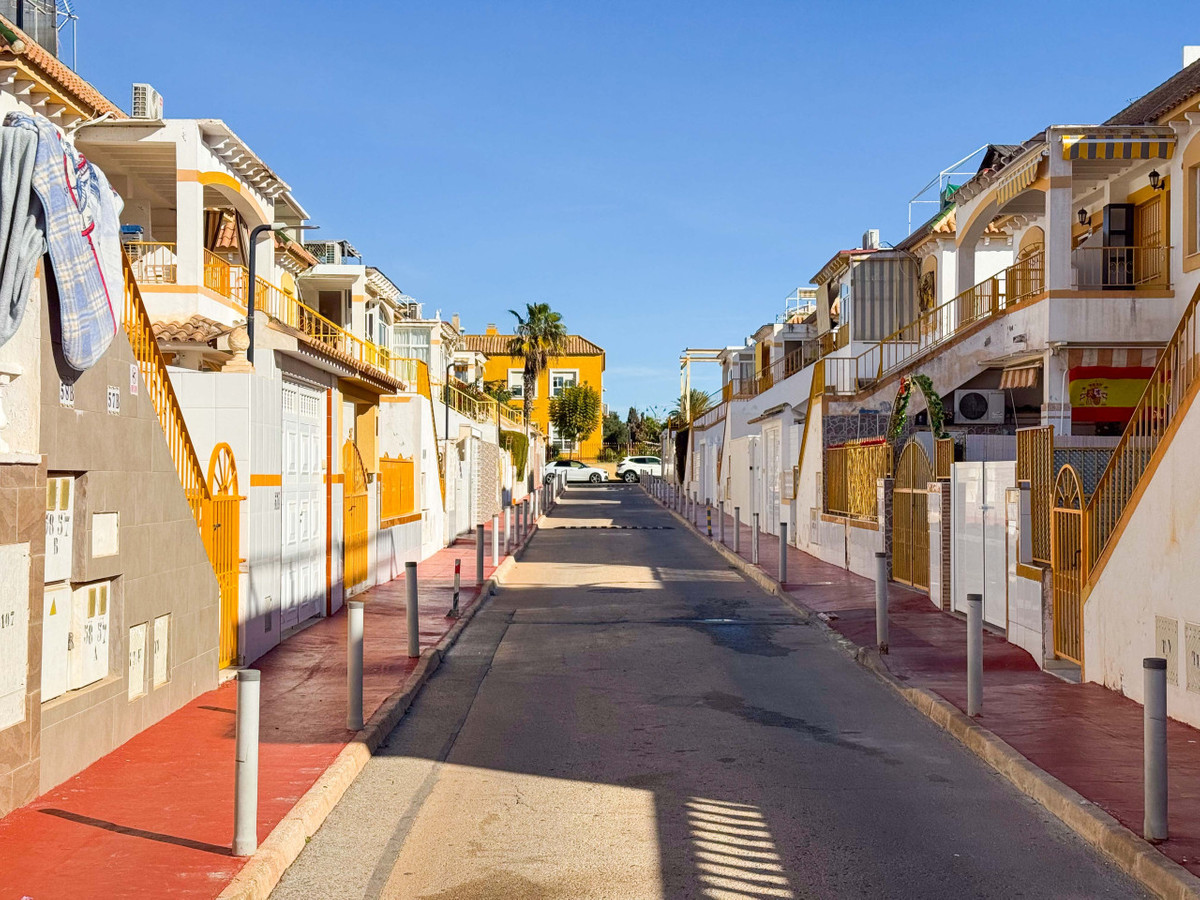 Se vende Villa - Chalet de 2 dormitorios en Costa Blanca, Alicante, España