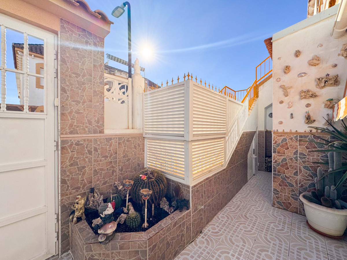 Se vende Villa - Chalet de 2 dormitorios en Costa Blanca, Alicante, España