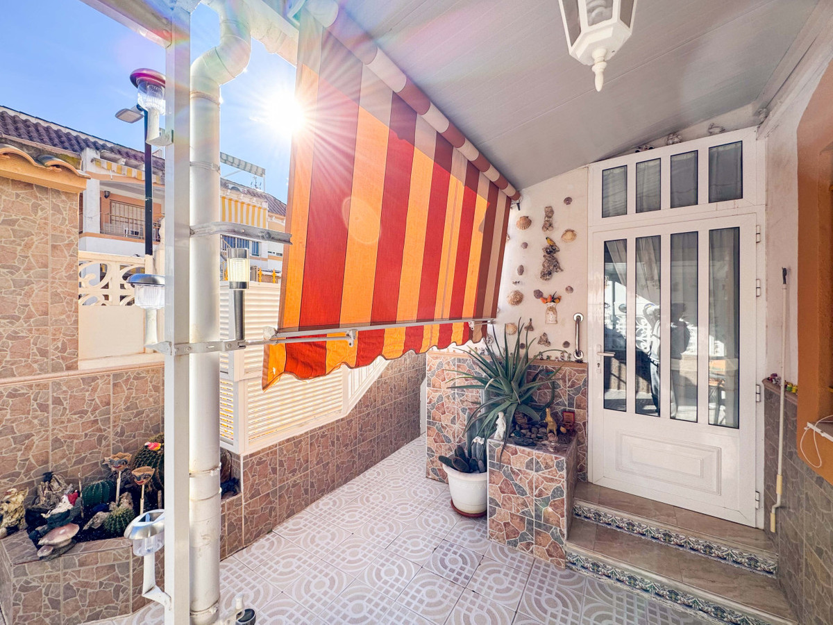 Se vende Villa - Chalet de 2 dormitorios en Costa Blanca, Alicante, España