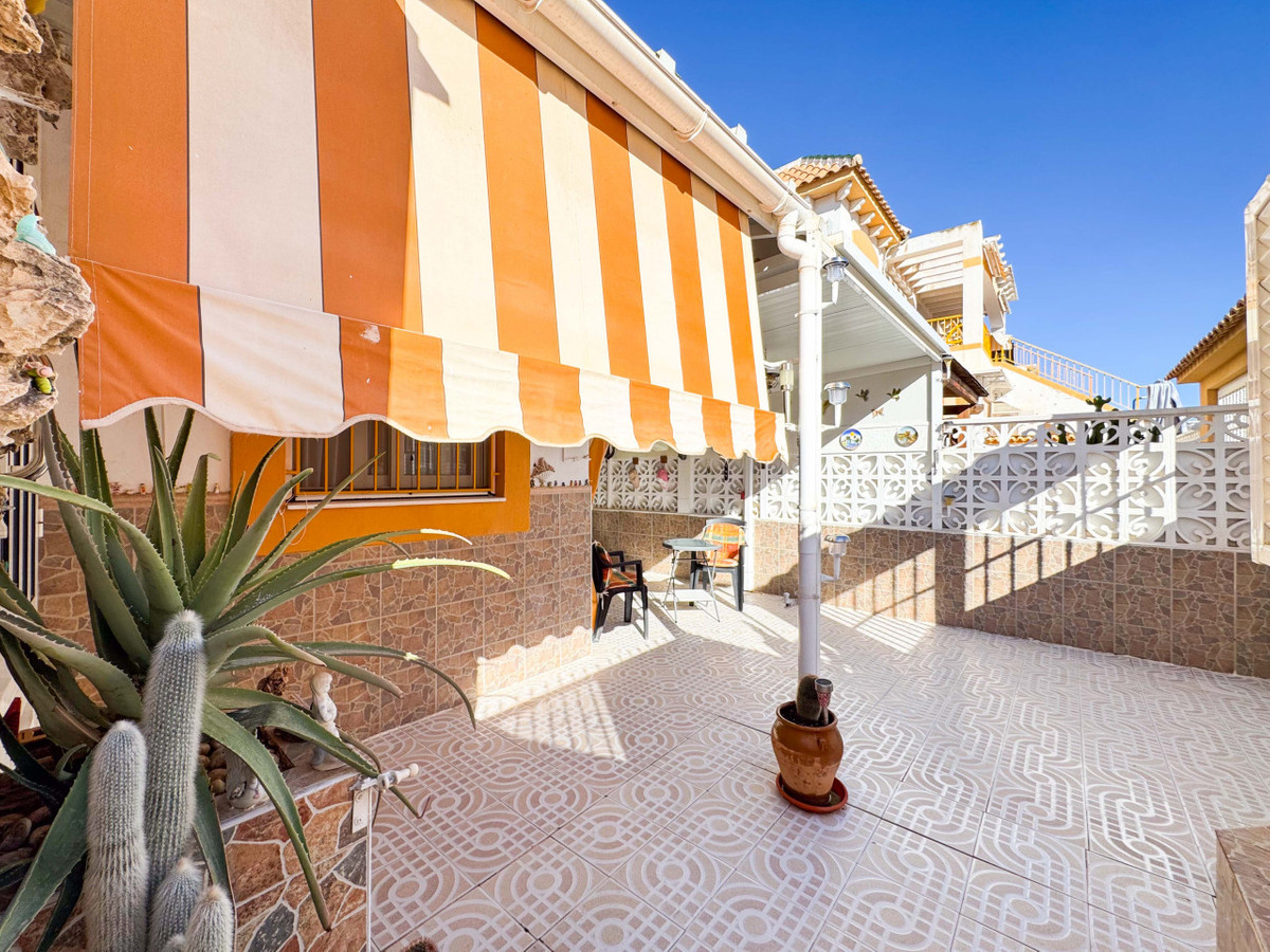 Se vende Villa - Chalet de 2 dormitorios en Costa Blanca, Alicante, España