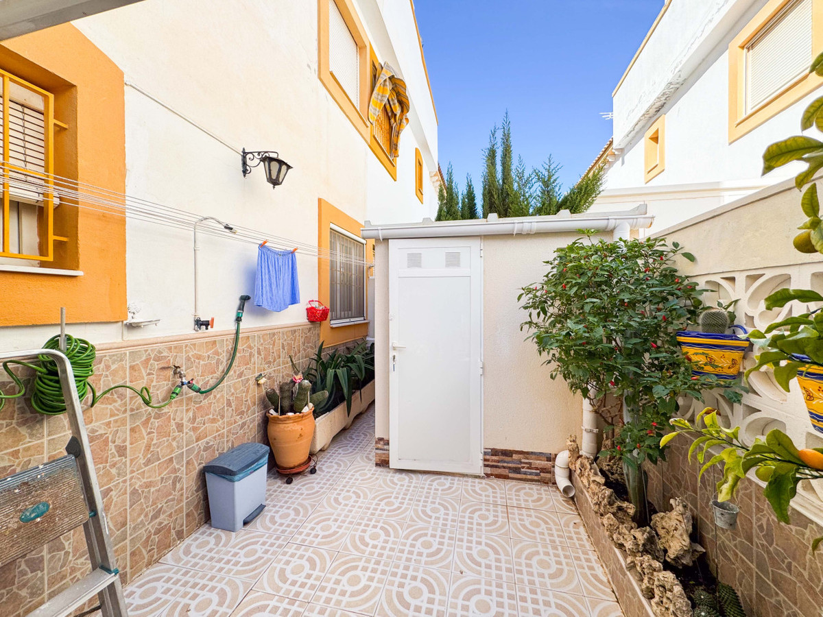 Se vende Villa - Chalet de 2 dormitorios en Costa Blanca, Alicante, España