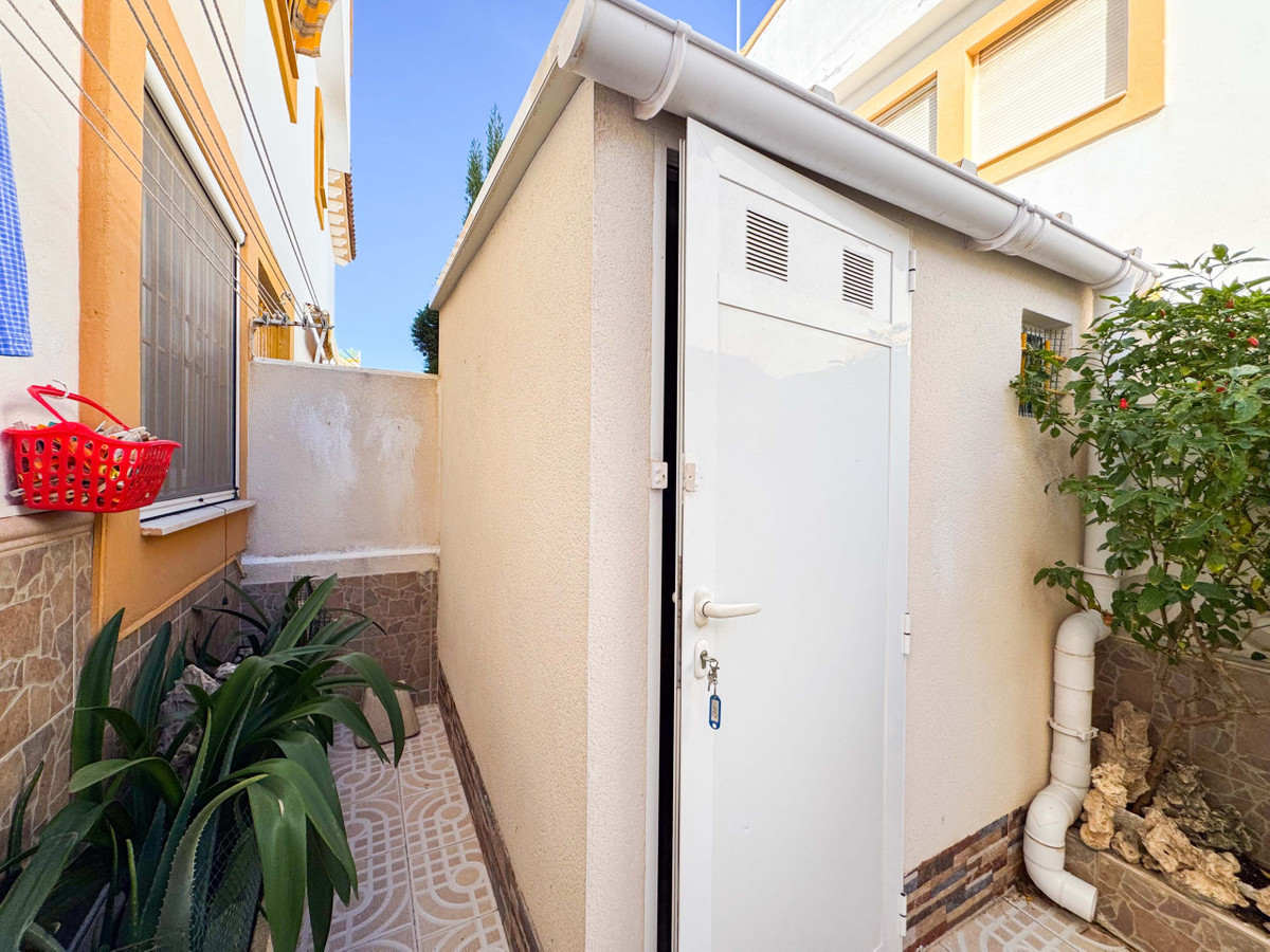 Se vende Villa - Chalet de 2 dormitorios en Costa Blanca, Alicante, España