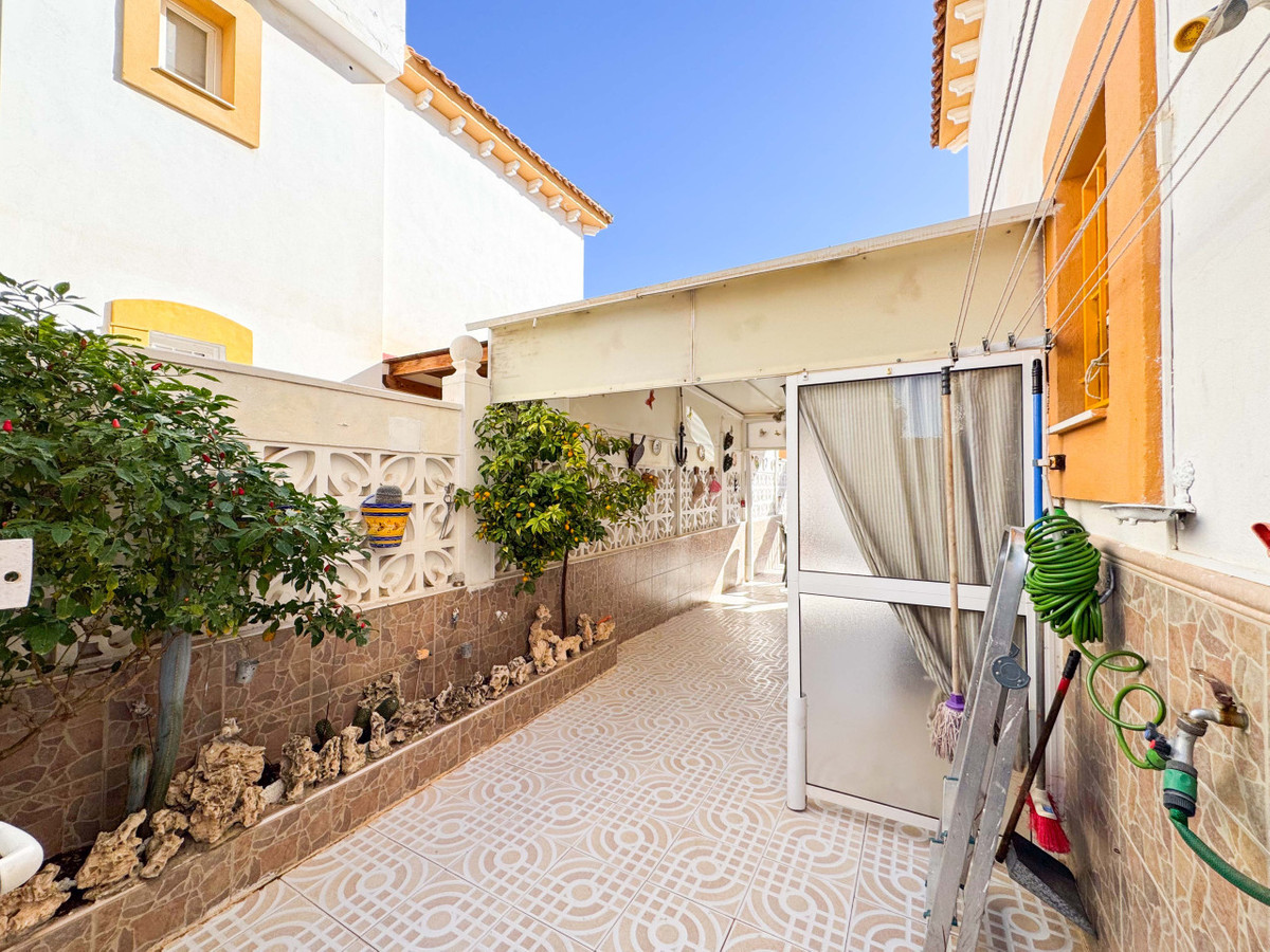 Se vende Villa - Chalet de 2 dormitorios en Costa Blanca, Alicante, España