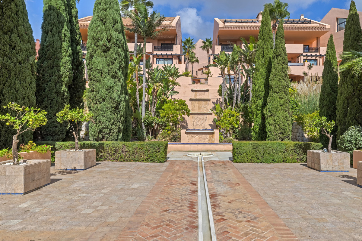 2 Bed Apartment for sale in Calahonda Costa Del Sol, Málaga, Spain
