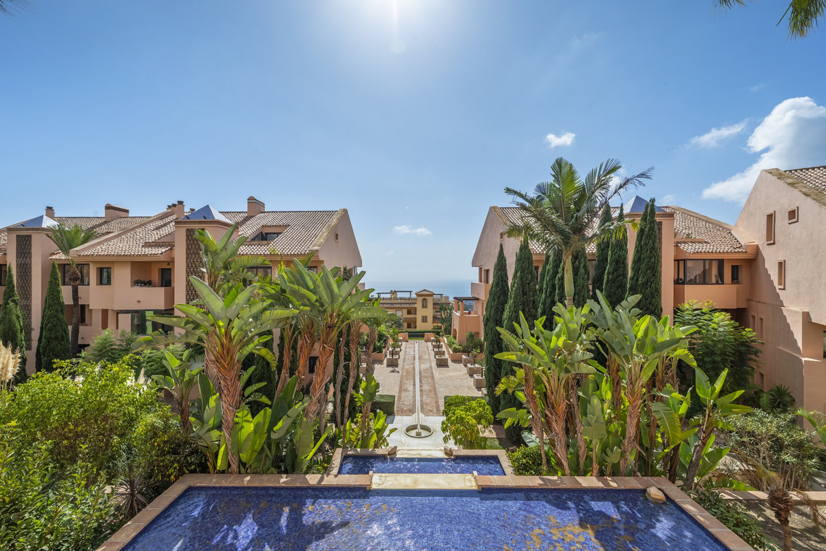 2 Bed Apartment for sale in Calahonda Costa Del Sol, Málaga, Spain