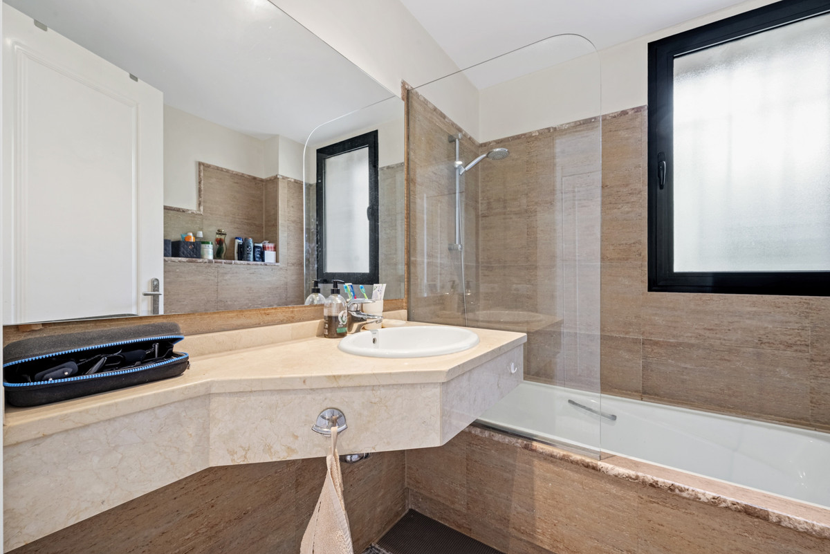 2 Bed Apartment for sale in Calahonda Costa Del Sol, Málaga, Spain