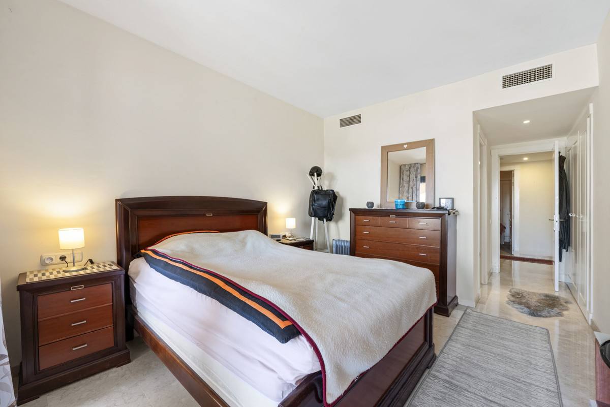 2 Bed Apartment for sale in Calahonda Costa Del Sol, Málaga, Spain